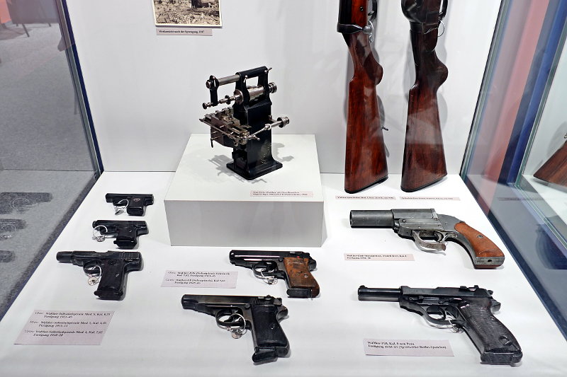 Blick in die Waffenausstellung